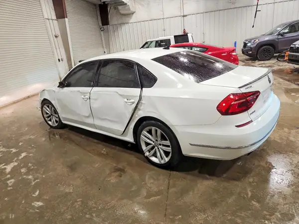 1VWLA7A39KC002257 2019 VOLKSWAGEN PASSAT - Image 2