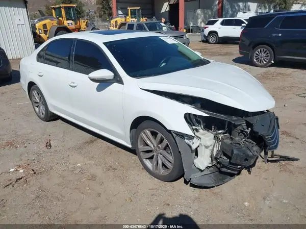 1VWLA7A39KC004266 2019 VOLKSWAGEN PASSAT - Image 1
