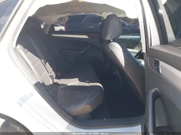 1VWLA7A39KC004266 2019 VOLKSWAGEN PASSAT - Image 8