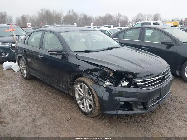 1VWLA7A39KC007622 2019 VOLKSWAGEN PASSAT - Image 1