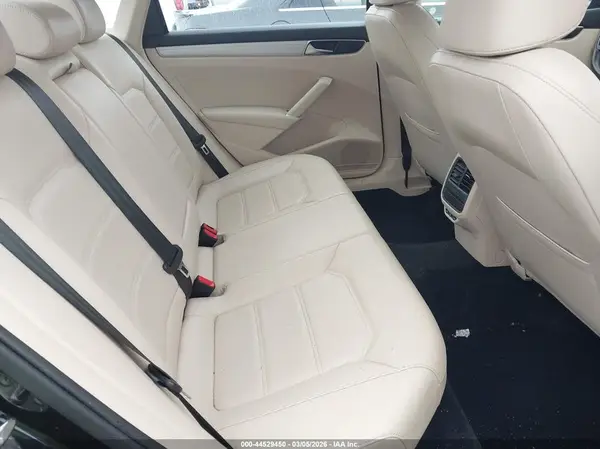 1VWLA7A39KC007622 2019 VOLKSWAGEN PASSAT - Image 8