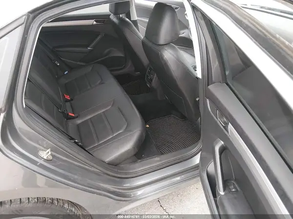 1VWLA7A39KC010262 2019 VOLKSWAGEN PASSAT - Image 8