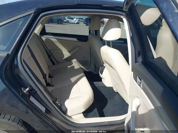 1VWLA7A39KC013968 2019 VOLKSWAGEN PASSAT - Image 8