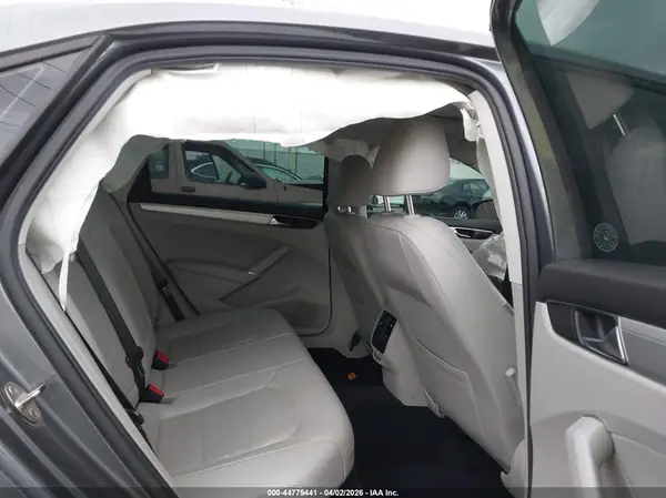 1VWLA7A3XKC003269 2019 VOLKSWAGEN PASSAT - Image 8