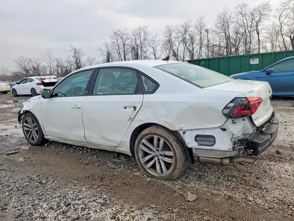 1VWLA7A3XKC007015 2019 VOLKSWAGEN PASSAT - Image 2