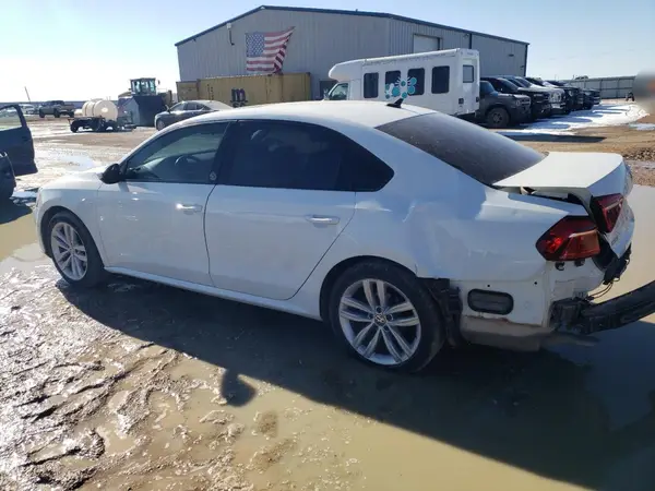 1VWLA7A3XKC007628 2019 VOLKSWAGEN PASSAT - Image 2
