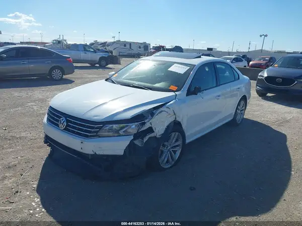 1VWLA7A3XKC010058 2019 VOLKSWAGEN PASSAT - Image 2