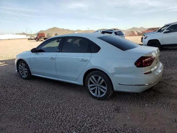 1VWLA7A3XKC011596 2019 VOLKSWAGEN PASSAT - Image 2