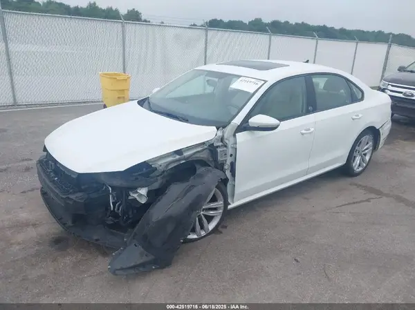 1VWLA7A3XKC014059 2019 VOLKSWAGEN PASSAT - Image 2