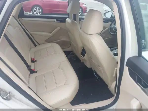 1VWLA7A3XKC014059 2019 VOLKSWAGEN PASSAT - Image 8