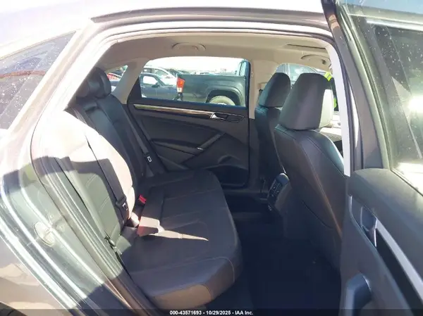 1VWMA7A33KC013971 2019 VOLKSWAGEN PASSAT - Image 8