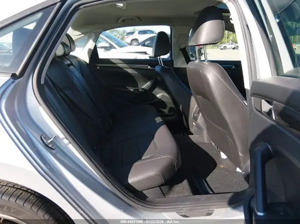 1VWMA7A35LC021877 2020 VOLKSWAGEN PASSAT - Image 8