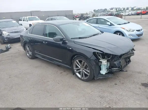 1VWMA7A36KC014564 2019 VOLKSWAGEN PASSAT - Image 1