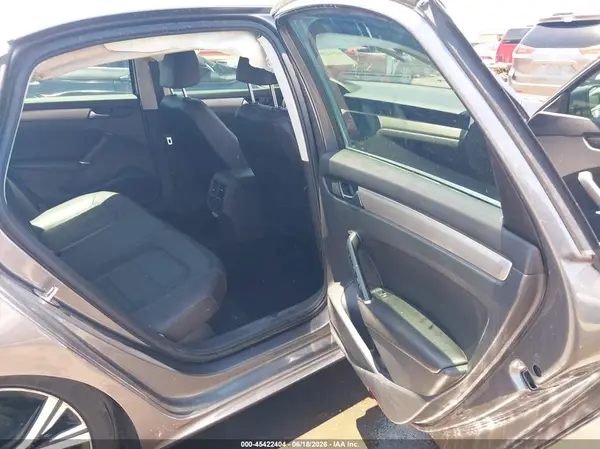 1VWSA7A30NC004754 2022 VOLKSWAGEN PASSAT - Image 8