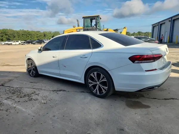 1VWSA7A32MC010537 2021 VOLKSWAGEN PASSAT - Image 2