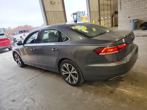 1VWSA7A32MC011655 2021 VOLKSWAGEN PASSAT - Image 2