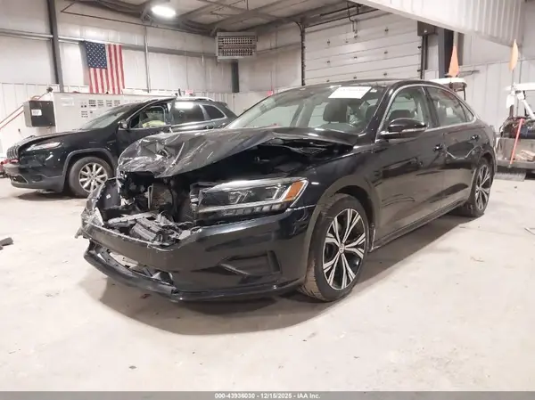 1VWSA7A32MC015785 2021 VOLKSWAGEN PASSAT - Image 2