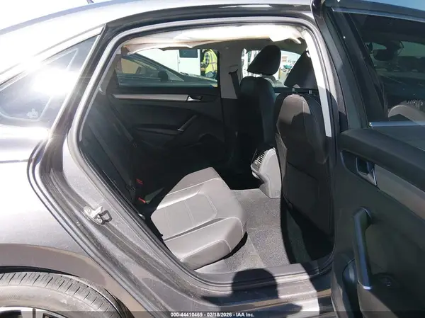 1VWSA7A32NC004397 2022 VOLKSWAGEN PASSAT - Image 8