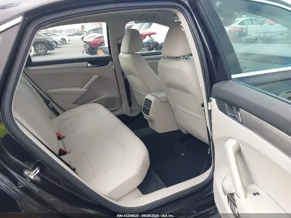 1VWSA7A33MC009431 2021 VOLKSWAGEN PASSAT - Image 8