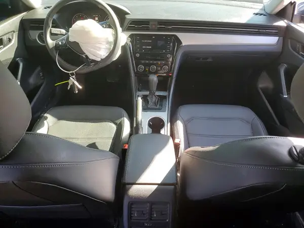 1VWSA7A33MC010983 2021 VOLKSWAGEN PASSAT - Image 8