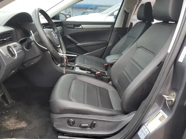 2021 VOLKSWAGEN PASSAT auction photo 7