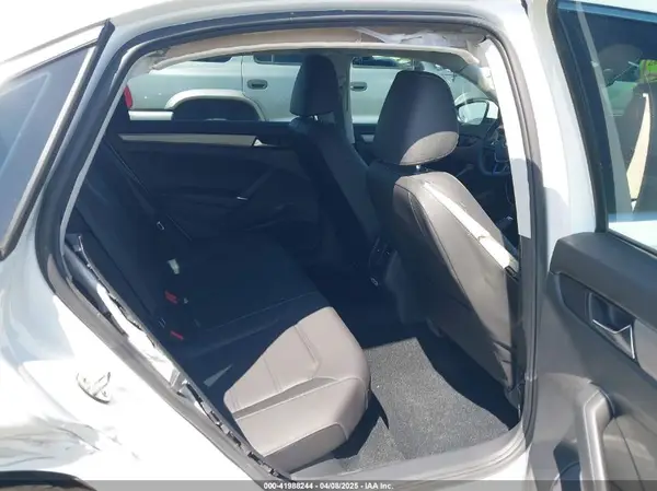 1VWSA7A33NC004182 2022 VOLKSWAGEN PASSAT - Image 8