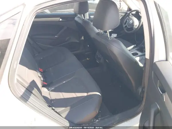 1VWSA7A33NC007244 2022 VOLKSWAGEN PASSAT - Image 8