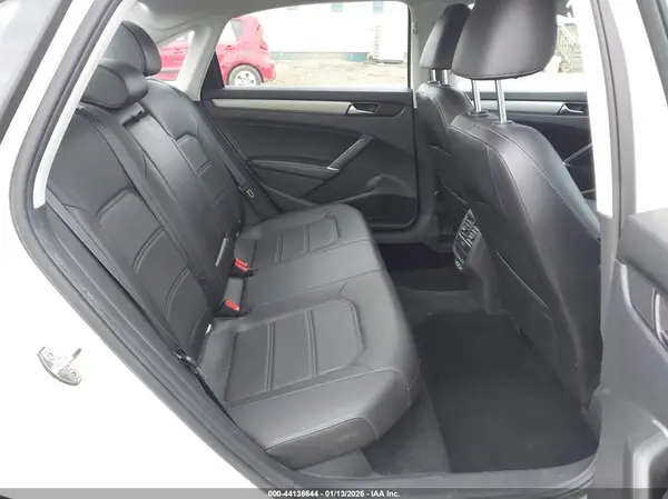 1VWSA7A33NC009575 2022 VOLKSWAGEN PASSAT - Image 8