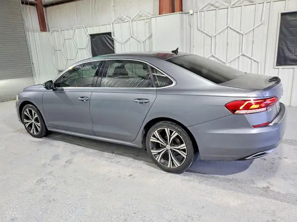 1VWSA7A34MC003802 2021 VOLKSWAGEN PASSAT - Image 2
