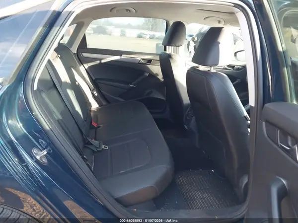 1VWSA7A35MC004845 2021 VOLKSWAGEN PASSAT - Image 8