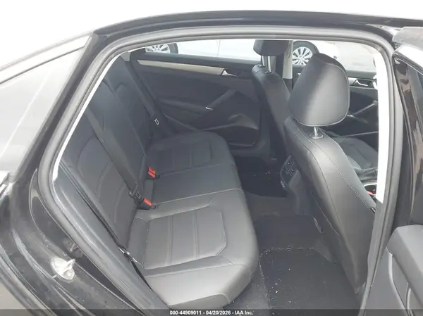 1VWSA7A35MC015960 2021 VOLKSWAGEN PASSAT - Image 8