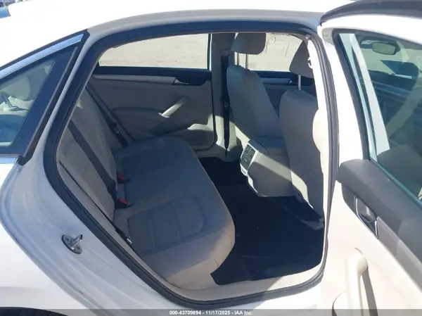 1VWSA7A36MC012338 2021 VOLKSWAGEN PASSAT - Image 8