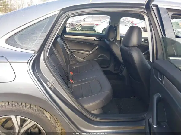 1VWSA7A37MC006032 2021 VOLKSWAGEN PASSAT - Image 8