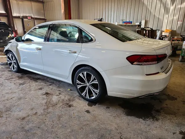1VWSA7A37MC014602 2021 VOLKSWAGEN PASSAT - Image 2