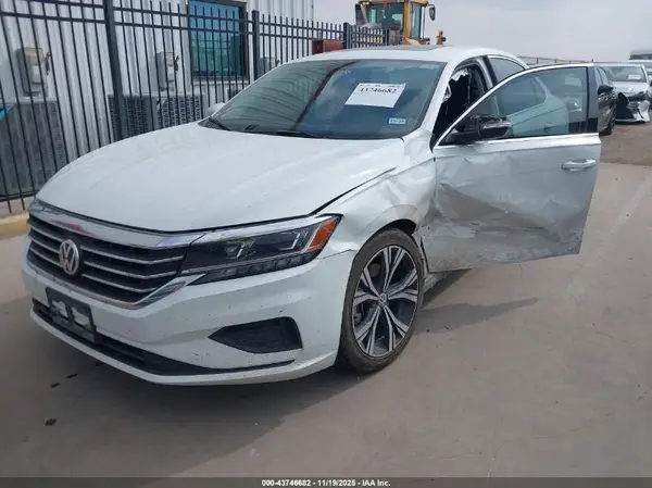 1VWSA7A38MC017945 2021 VOLKSWAGEN PASSAT - Image 2