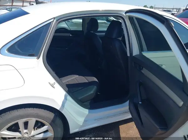 1VWSA7A39LC001865 2020 VOLKSWAGEN PASSAT - Image 8