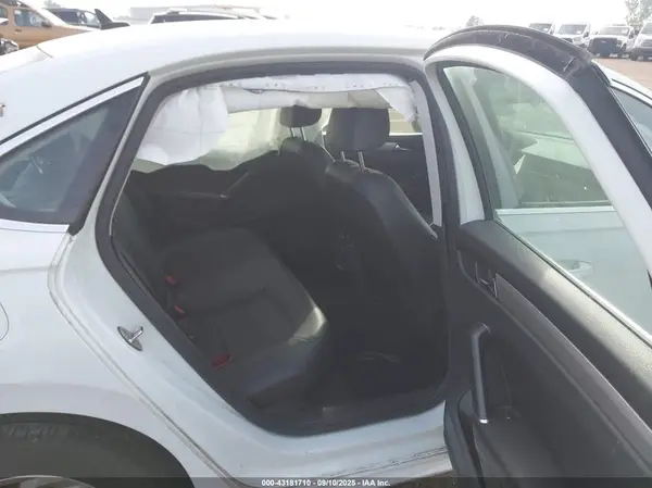 1VWSA7A39LC001915 2020 VOLKSWAGEN PASSAT - Image 8