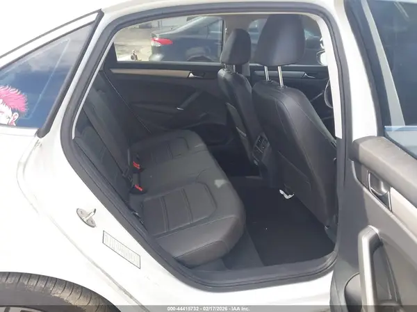 1VWSA7A39MC010311 2021 VOLKSWAGEN PASSAT - Image 8
