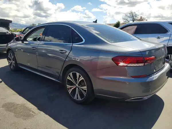 1VWSA7A39NC004445 2022 VOLKSWAGEN PASSAT - Image 2