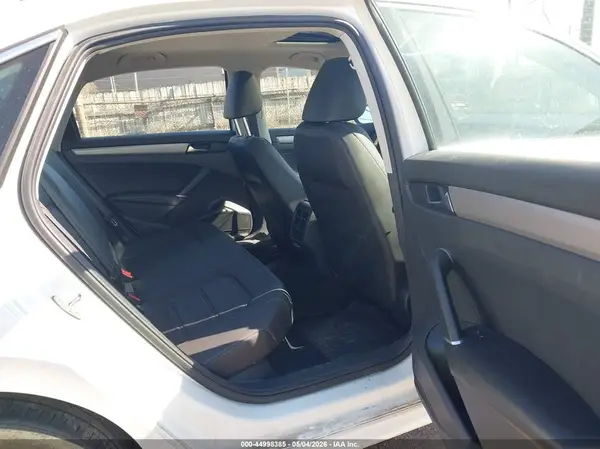 1VWSA7A3XMC017963 2021 VOLKSWAGEN PASSAT - Image 8