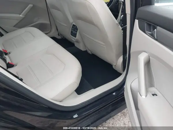 1VWSA7A3XNC000436 2022 VOLKSWAGEN PASSAT - Image 8