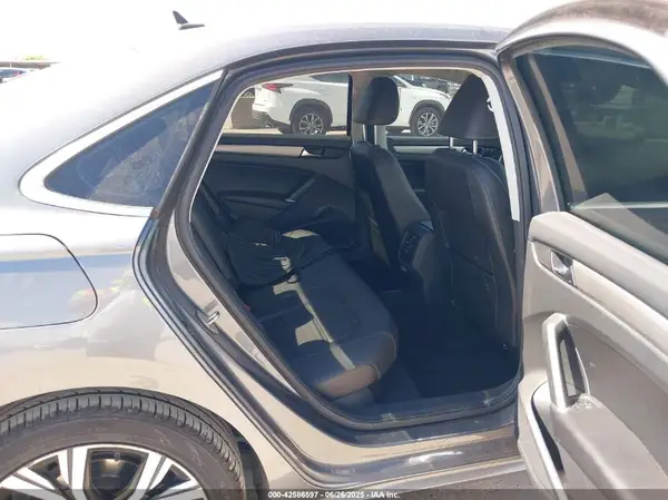 1VWSA7A3XNC006561 2022 VOLKSWAGEN PASSAT - Image 8