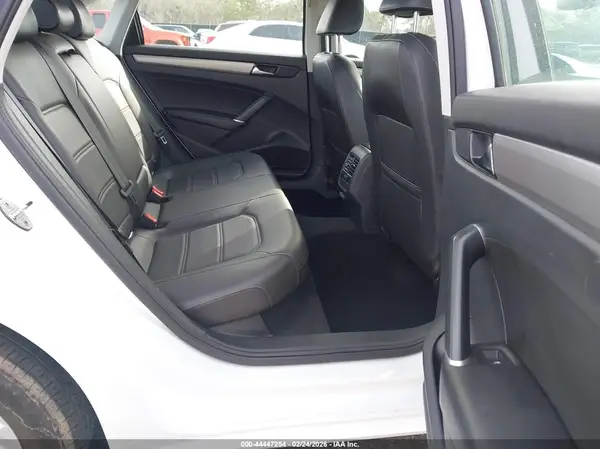 1VWWA7A38LC017928 2020 VOLKSWAGEN PASSAT - Image 8