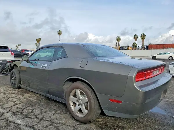2B3CJ4DV5AH130023 2022 DODGE CHALLENGER - Image 2