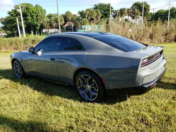 2C3CDBCK8SR536900 2025 DODGE CHARGER - Image 2