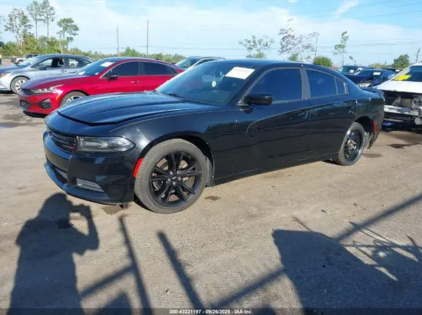 2C3CDXBG0HH575960 2017 DODGE CHARGER - Image 2