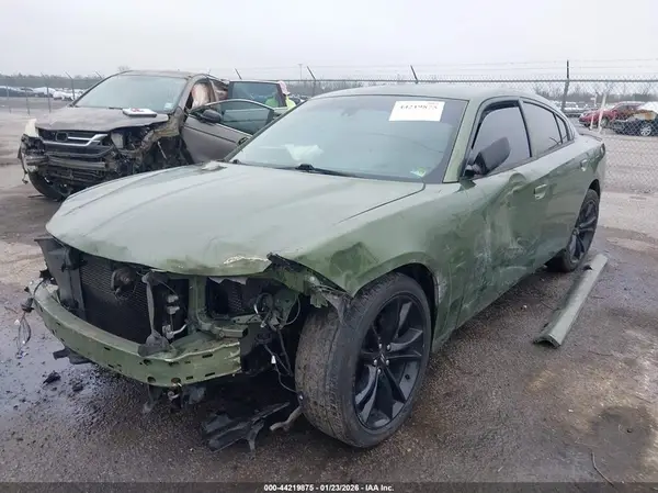 2C3CDXBG0JH207154 2018 DODGE CHARGER - Image 2