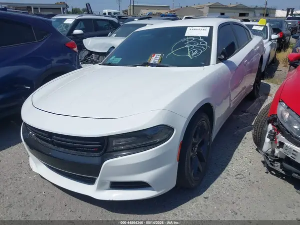 2C3CDXBG0KH685687 2019 DODGE CHARGER - Image 2