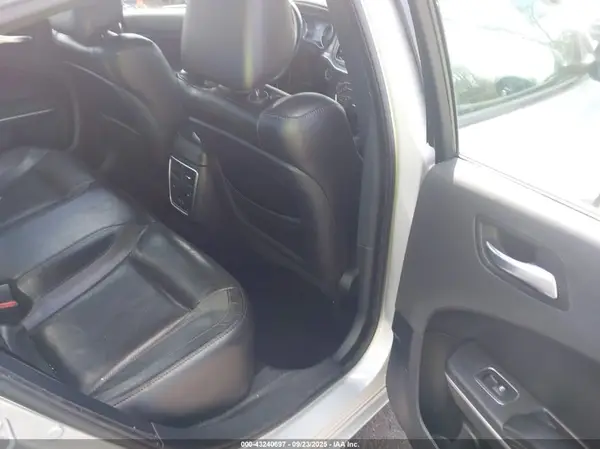 2C3CDXBG0KH695250 2019 DODGE CHARGER - Image 8
