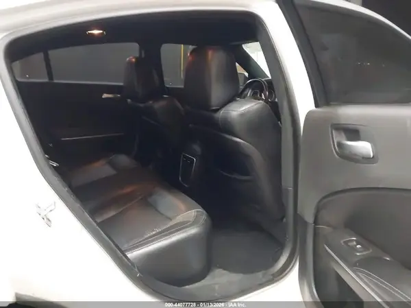 2C3CDXBG0KH695460 2019 DODGE CHARGER - Image 8
